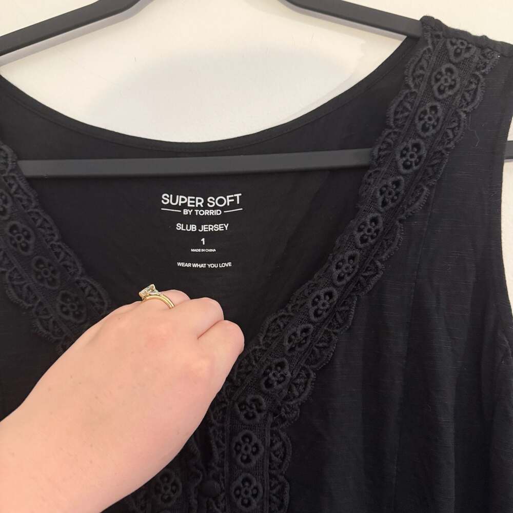 Super Soft by Torrid Slub Jersey V-Neck Sleeveless Top - Picture 2 of 2